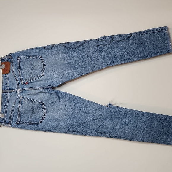 Levi's‎ Light Blue Distressed Women's Jeans - Picture 4 of 6